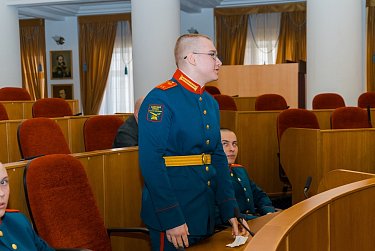 Кадеты заняли кресла парламентариев